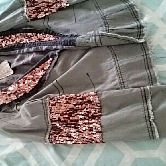 Blazer - Picture 2 of 7